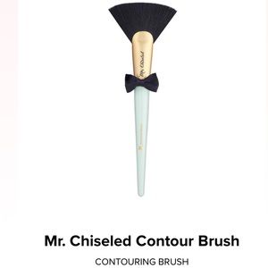 Too Faced Mr. Chiseled Contouring Brush